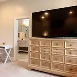 Modern/ Parking/Eden Park/Near Downtown/ Fcc